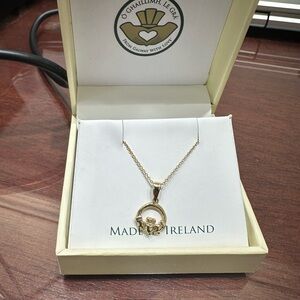 10kt Gold Claddagh Necklace